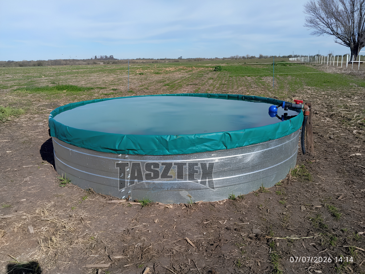 TANQUE BEBEDERO, CHAPA GALVANIZADA CON FUNDA DE LONA PVC INCLUIDA